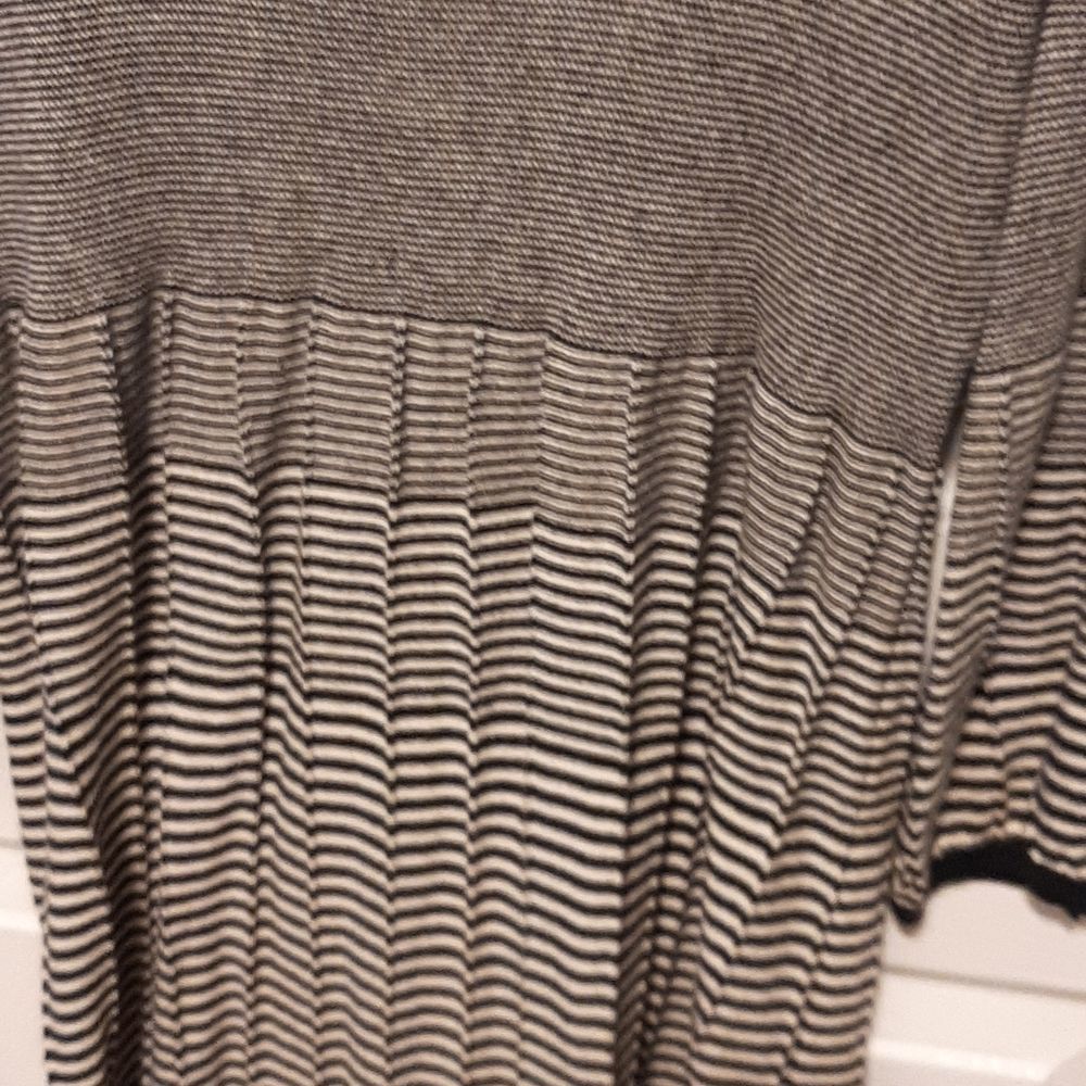 CATO DRESS - Picture 5 of 7